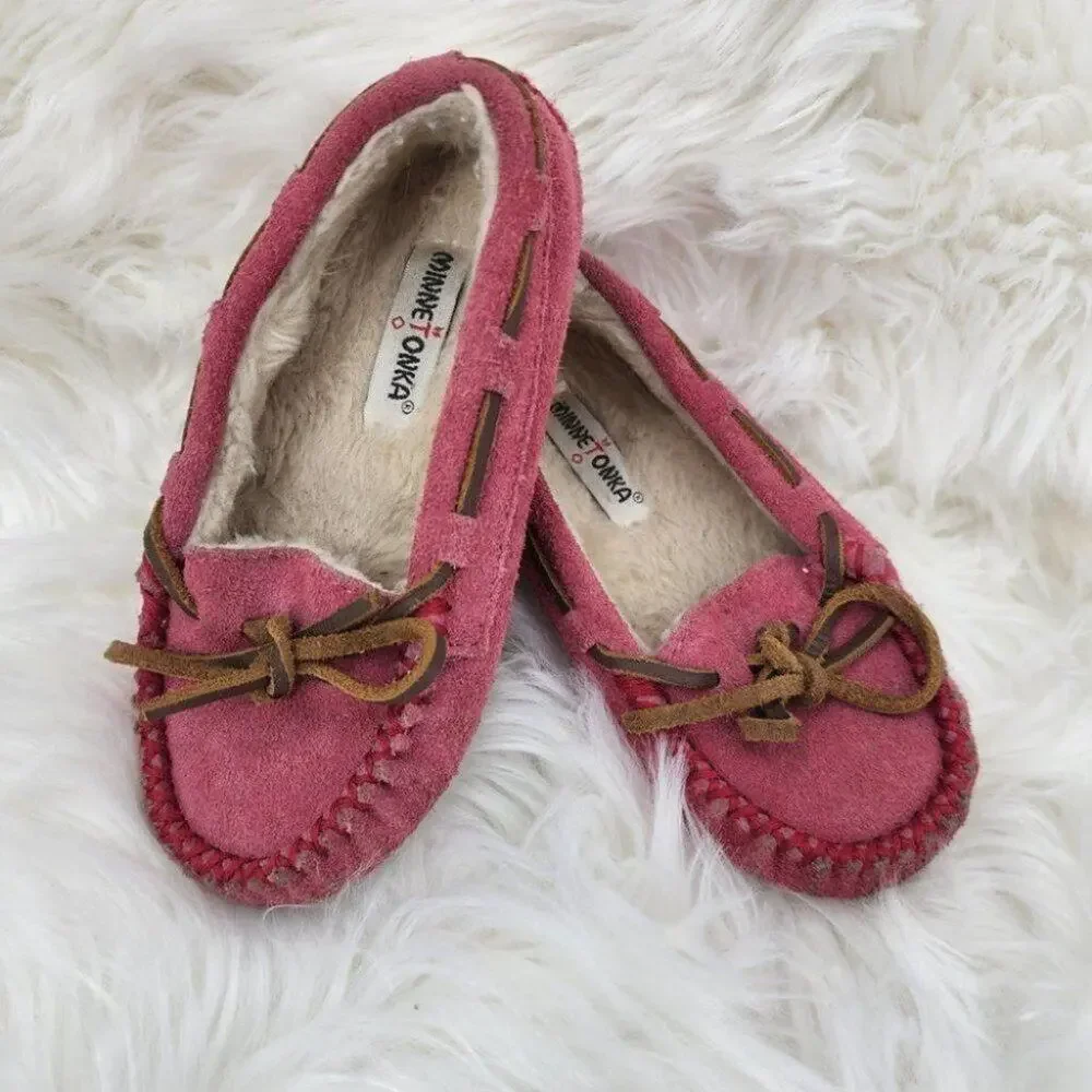 MINNETONKA Pink Moccasins Girls Size 3